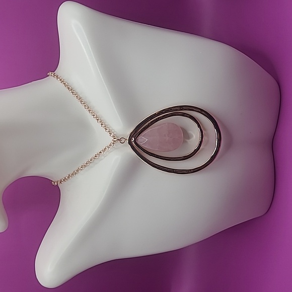 Long semi precious necklace in rose gold tone made by Sonoma. - Picture 2 of 11